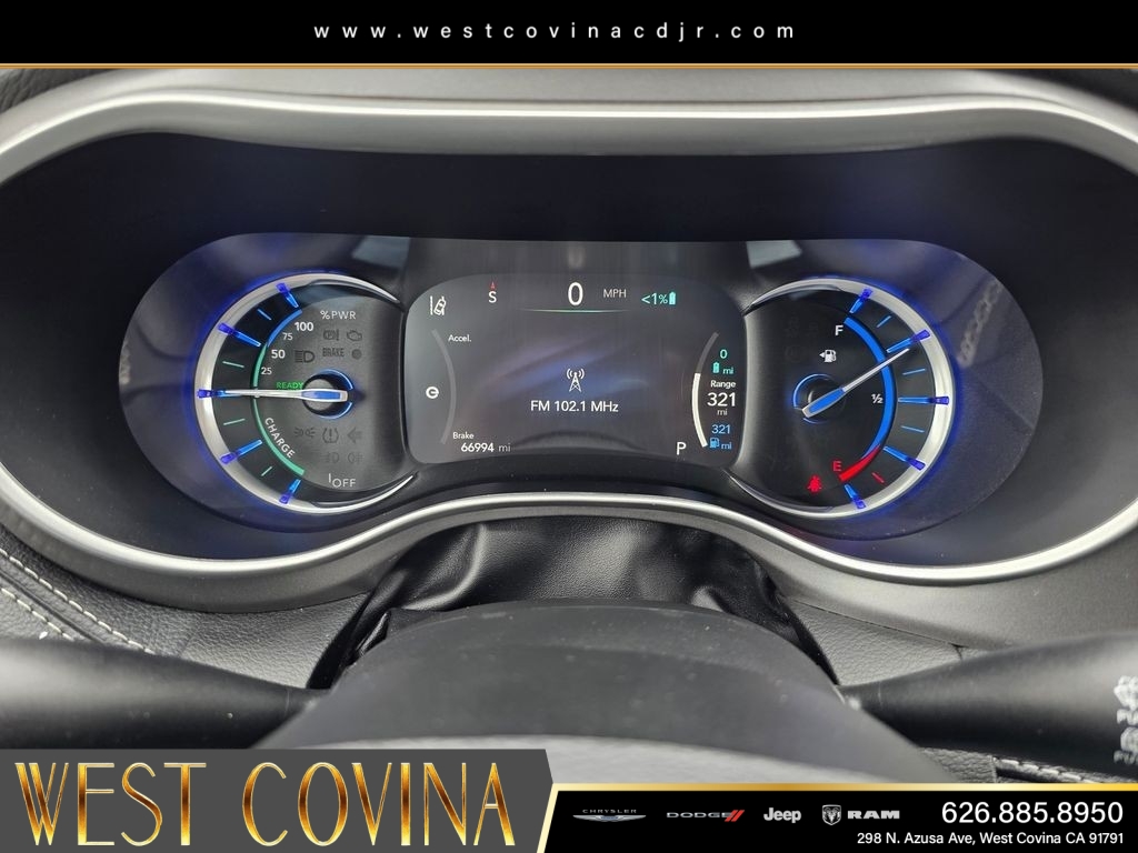 Used 2023 White Chrysler Touring L image 31