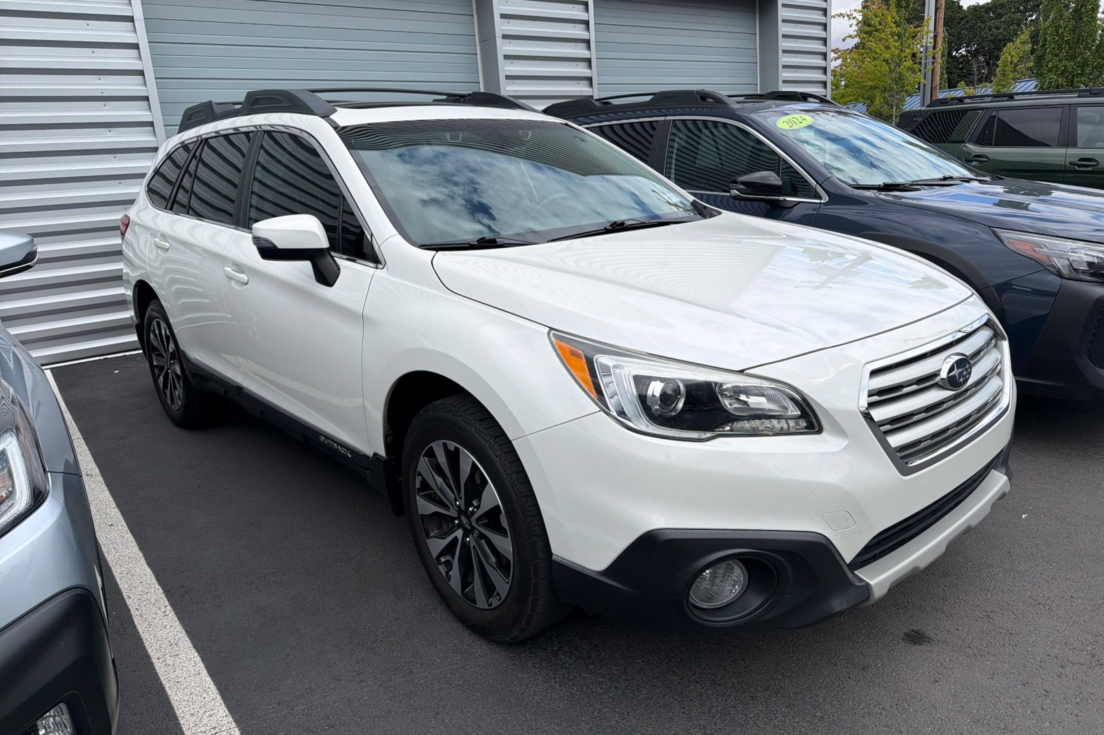 2017 Subaru Outback 2.5i Limited's photo