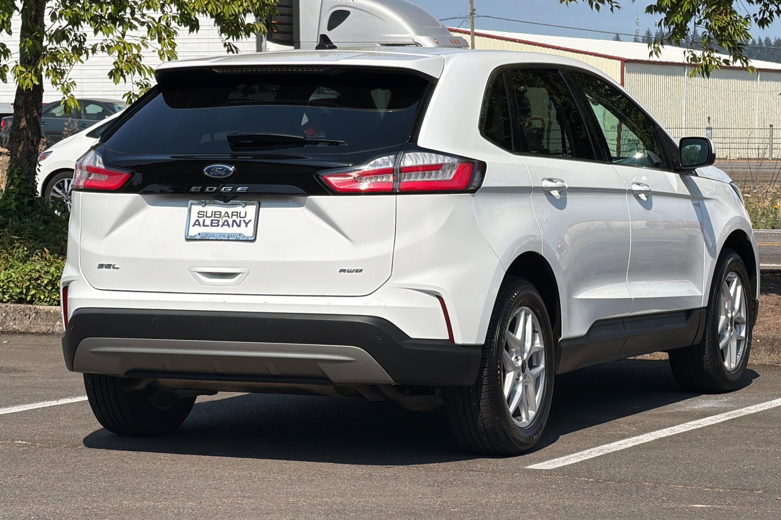 Used 2024 Oxford White Ford SEL image 4