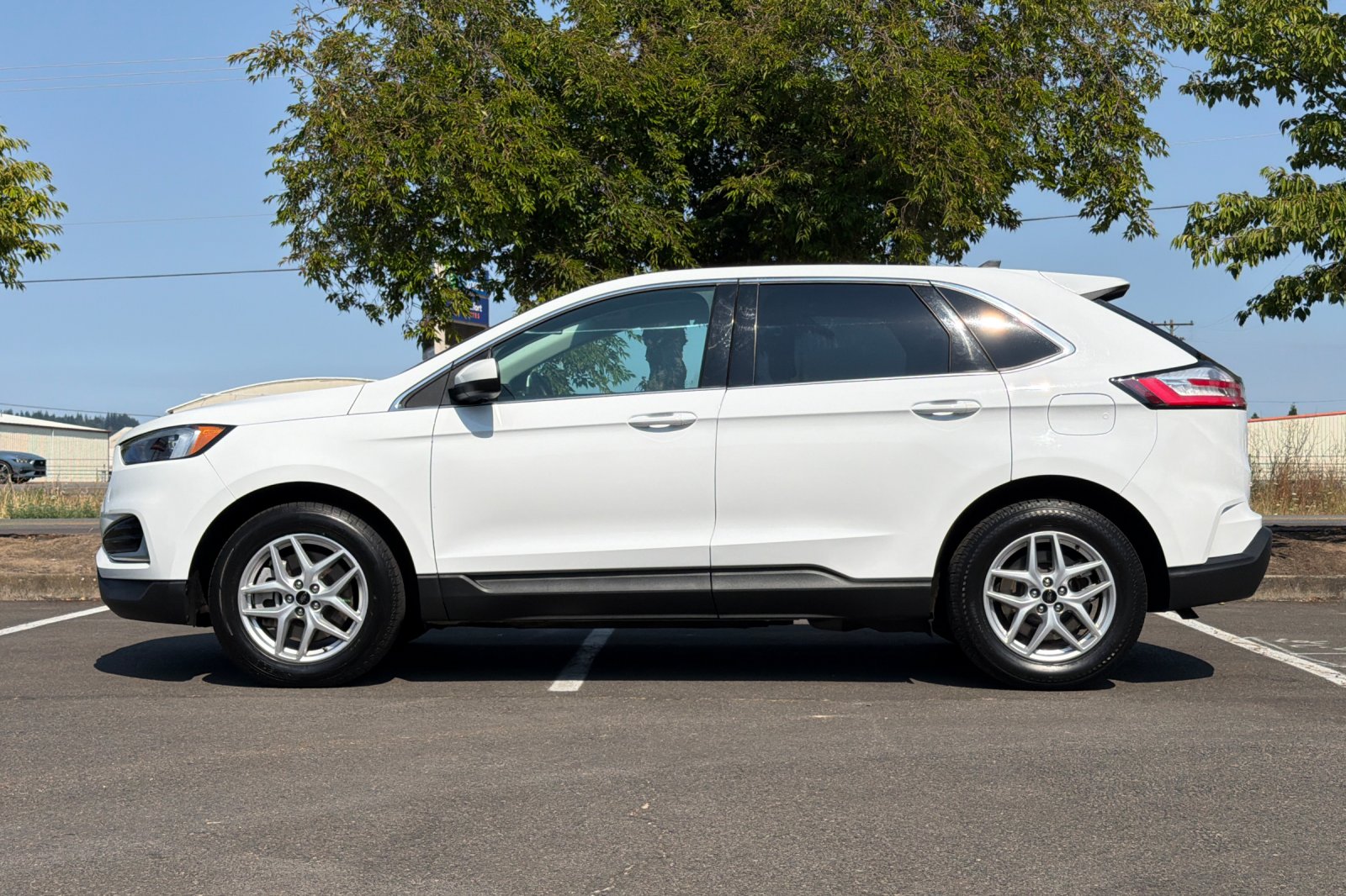 Used 2024 Oxford White Ford SEL image 7