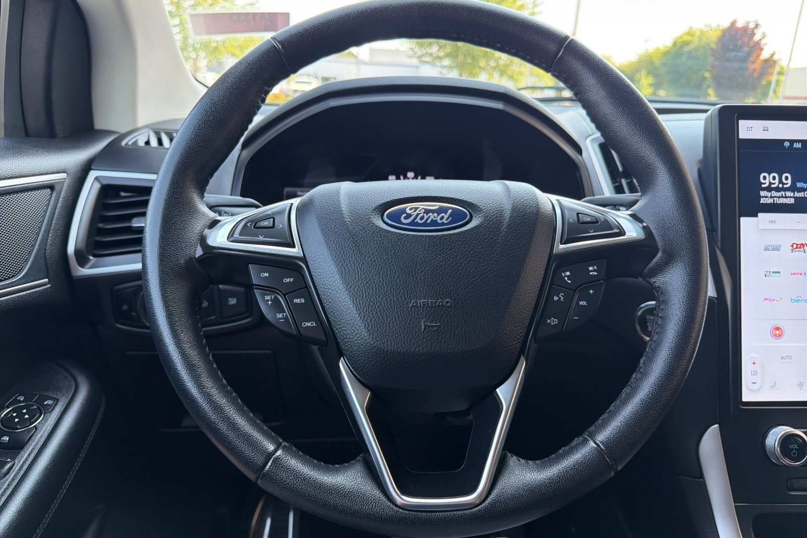 Used 2024 Oxford White Ford SEL image 23