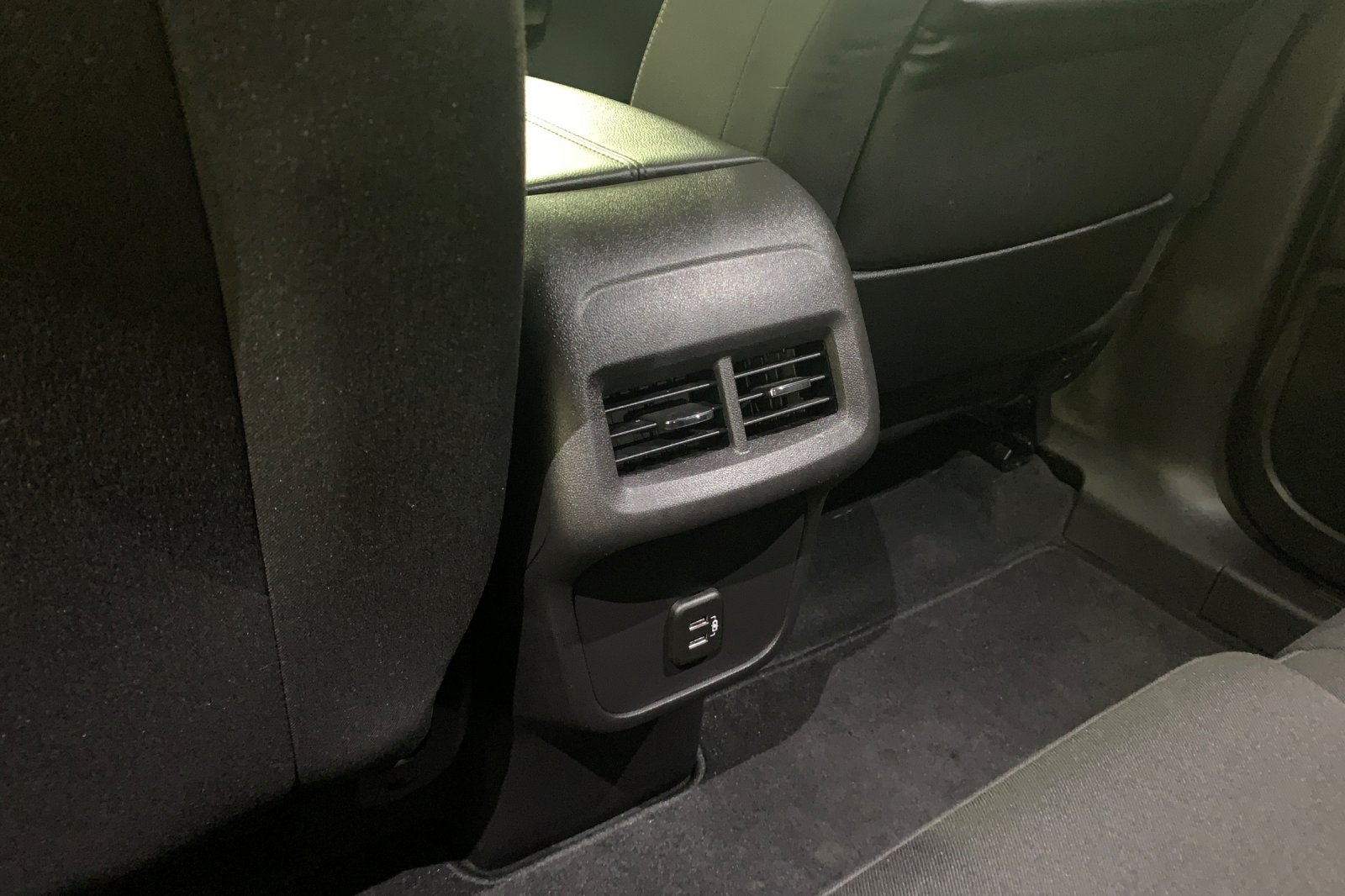 Used 2024 Sterling Metallic GMC SLE image 14