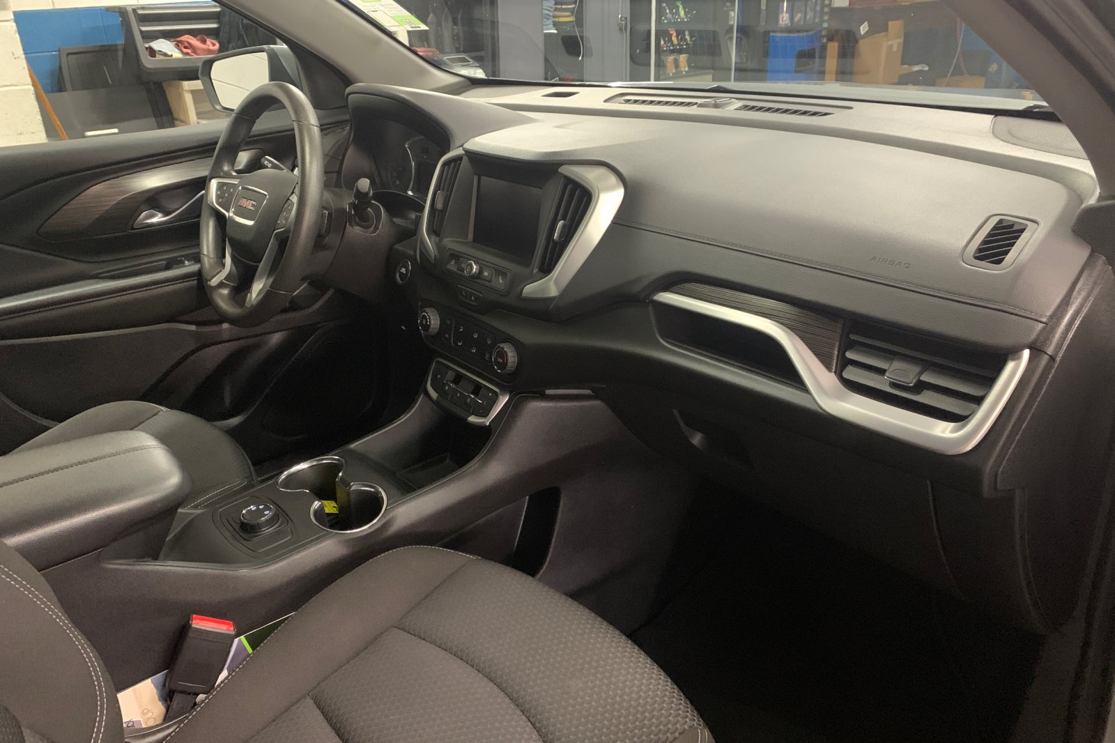 Used 2024 Sterling Metallic GMC SLE image 18