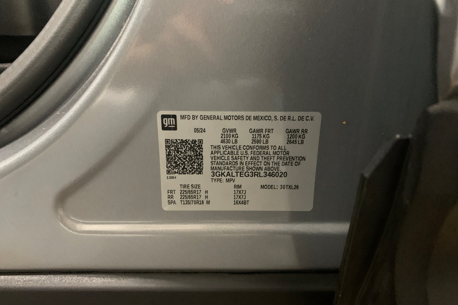Used 2024 Sterling Metallic GMC SLE image 34