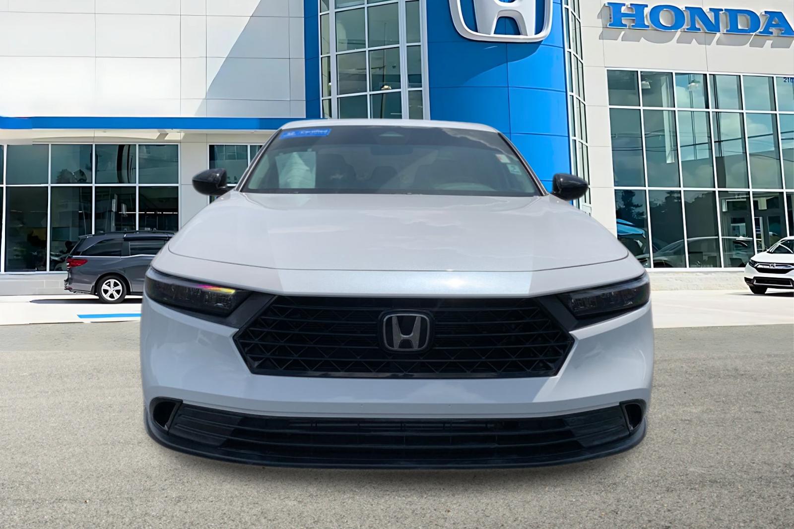 Certified Used 2025 Platinum White Pearl Honda 1.5T SE image 8