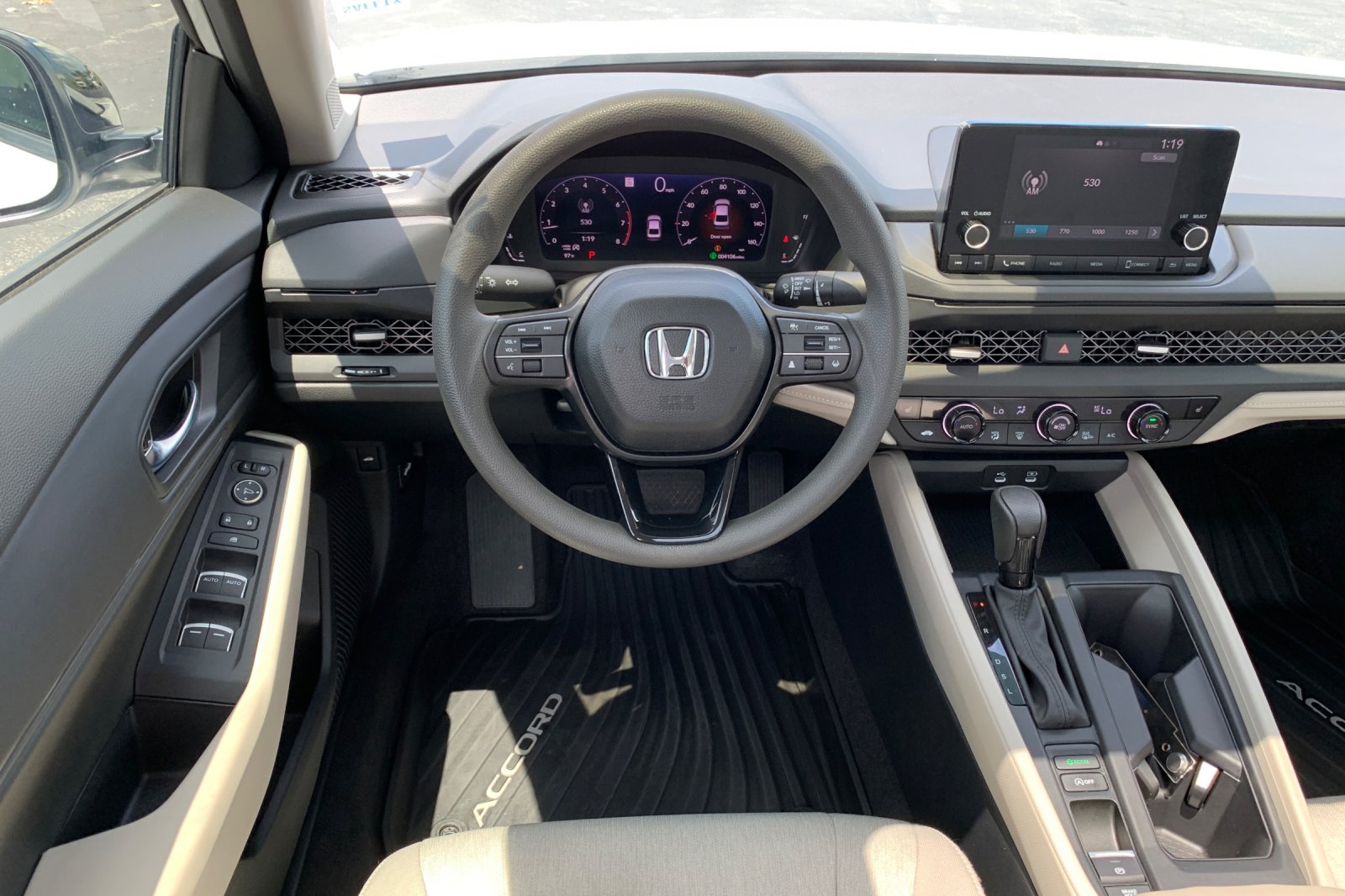 Certified Used 2025 Platinum White Pearl Honda 1.5T SE image 18