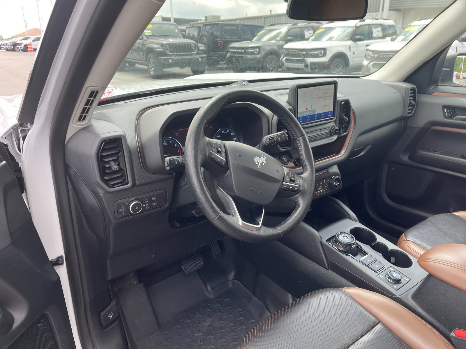 Used 2021 Oxford White Ford Badlands image 11
