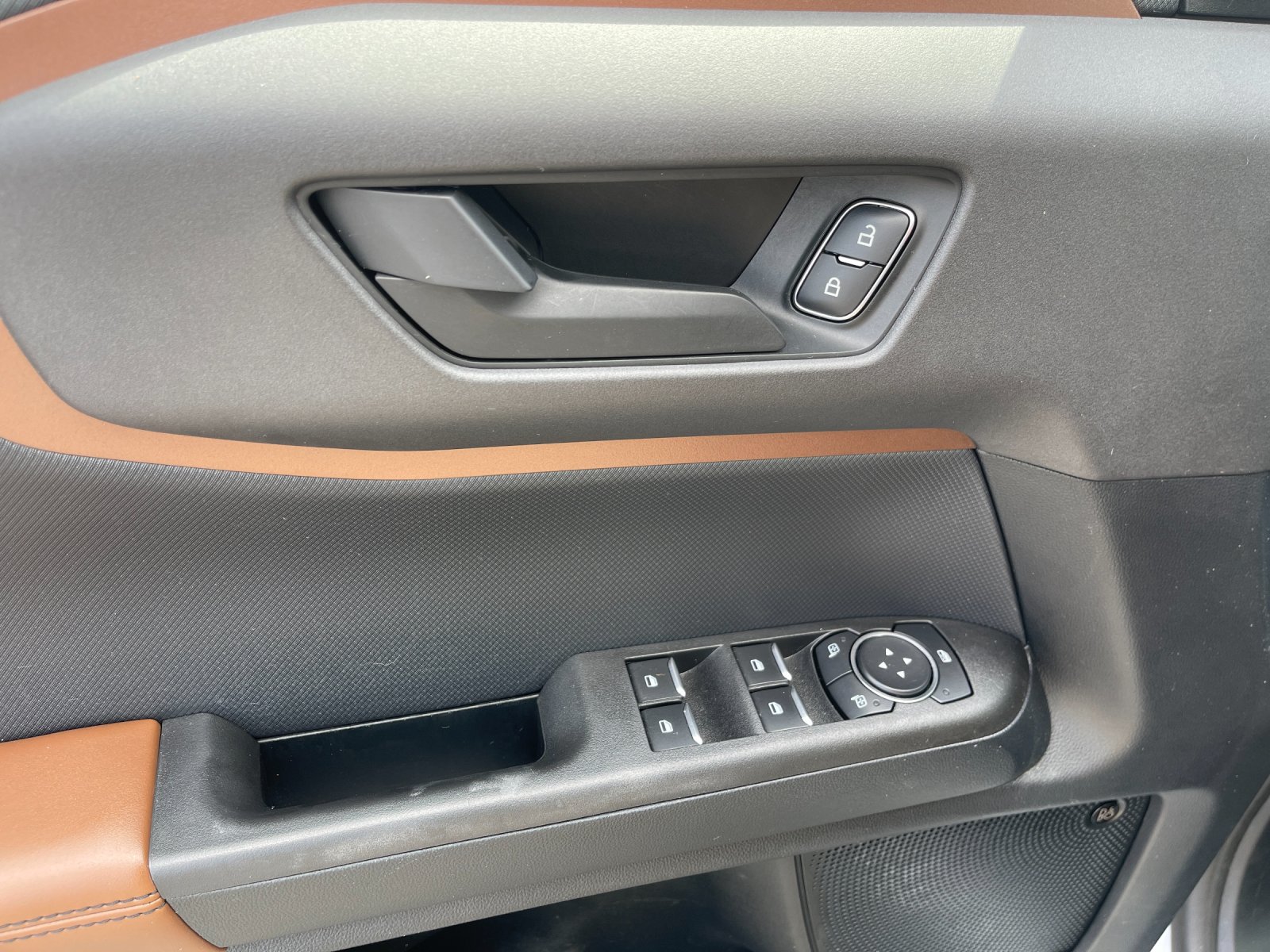 Used 2021 Oxford White Ford Badlands image 13