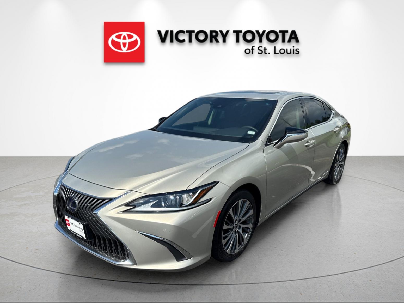 Used 2021 Beige Lexus 300h image 7