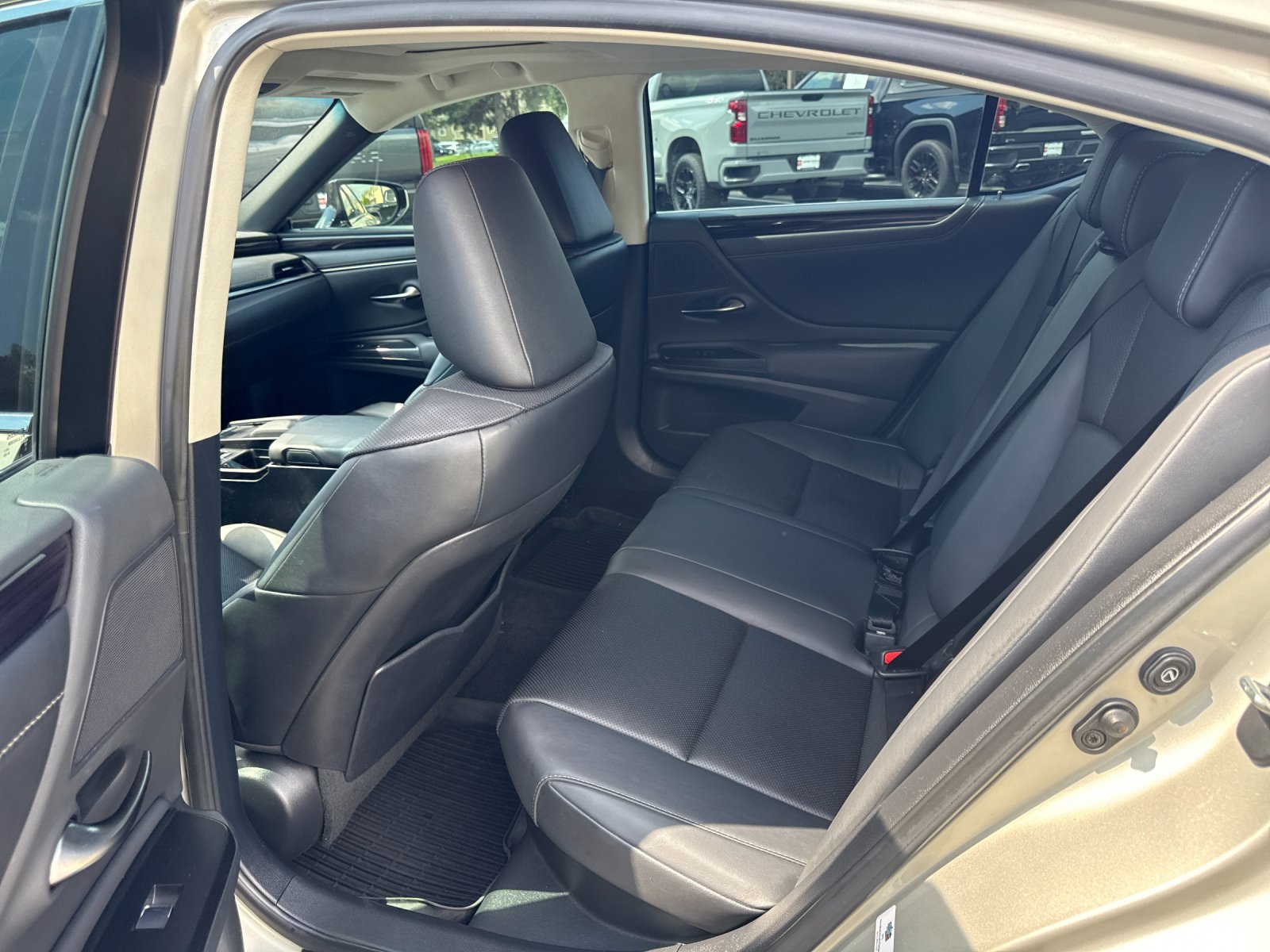 Used 2021 Beige Lexus 300h image 12