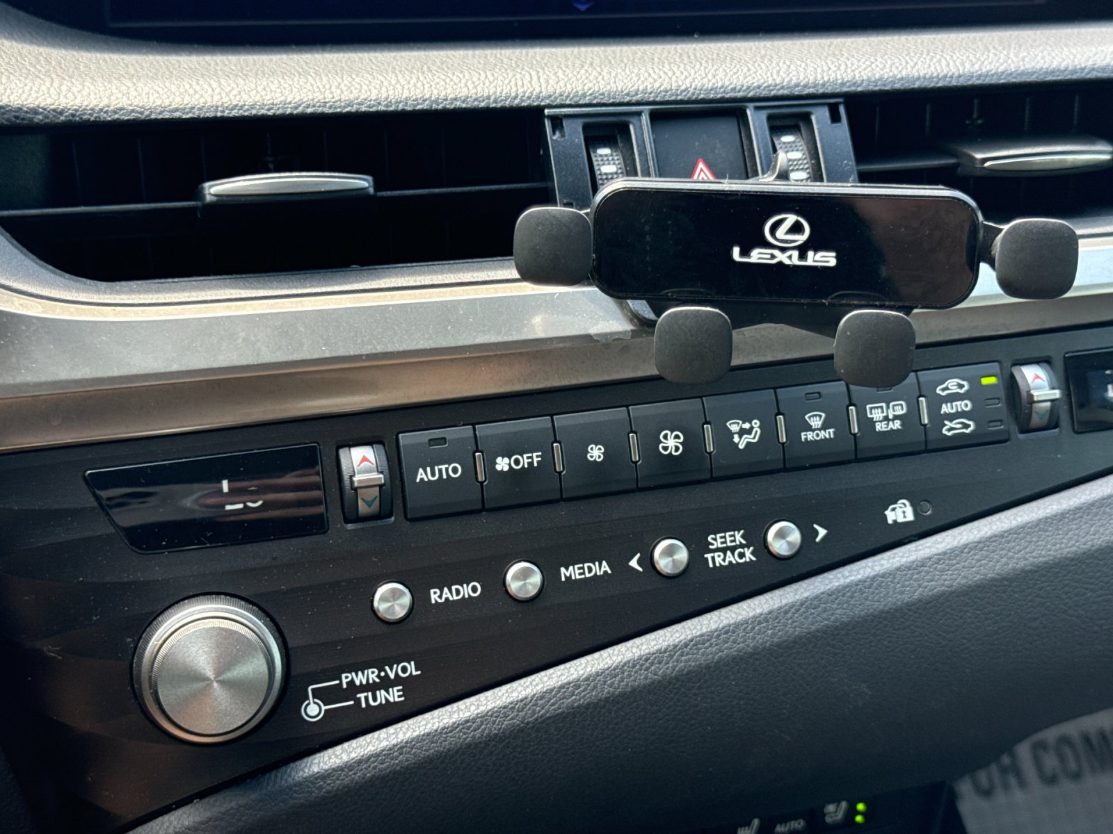 Used 2021 Beige Lexus 300h image 17