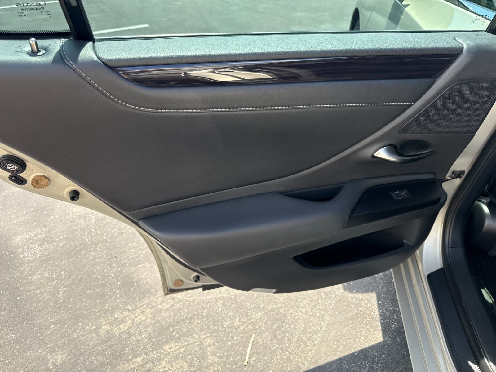 Used 2021 Beige Lexus 300h image 23