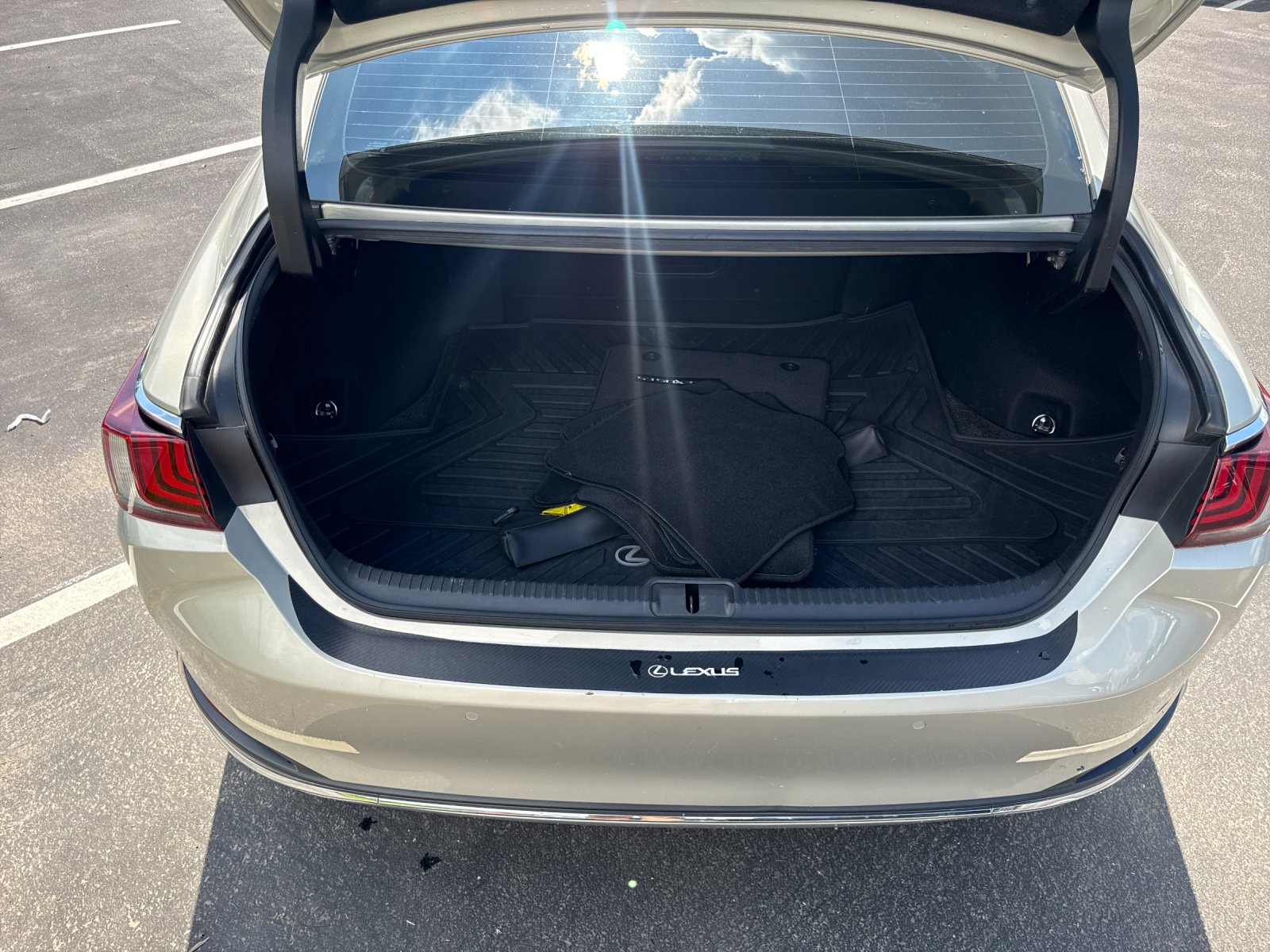 Used 2021 Beige Lexus 300h image 24