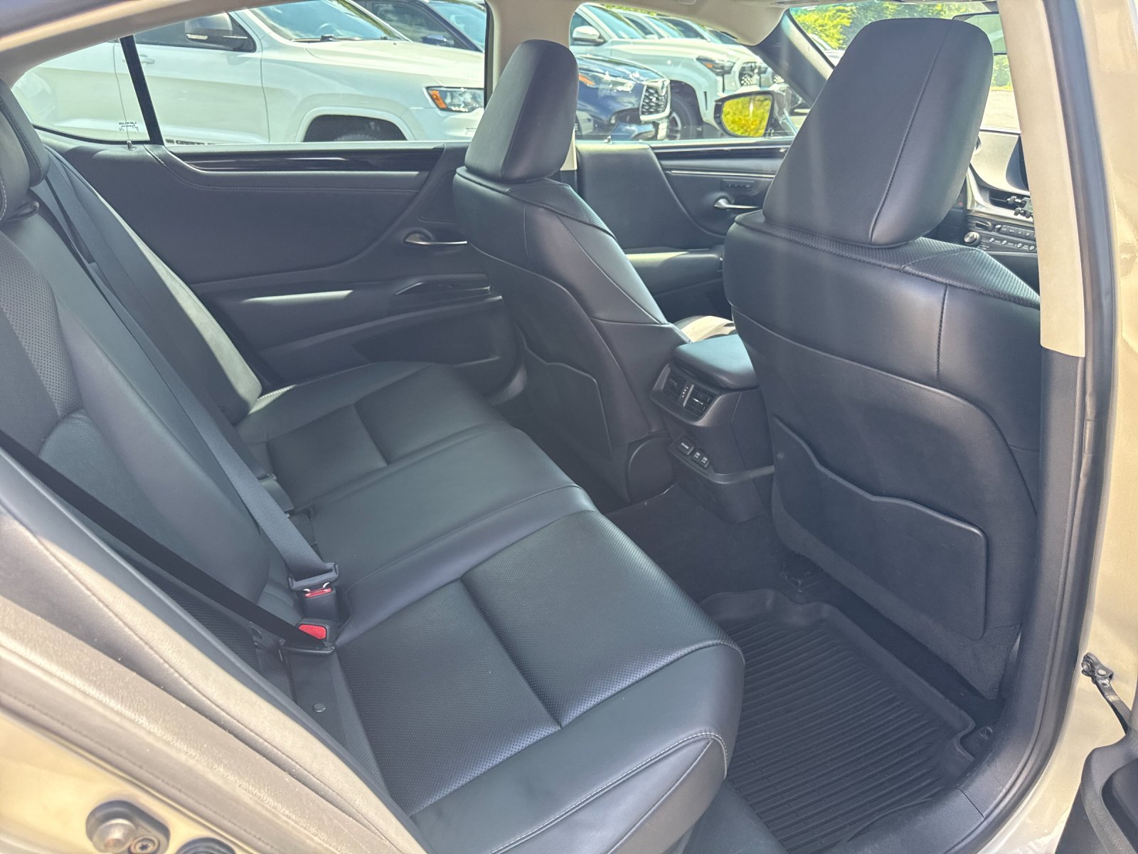 Used 2021 Beige Lexus 300h image 25