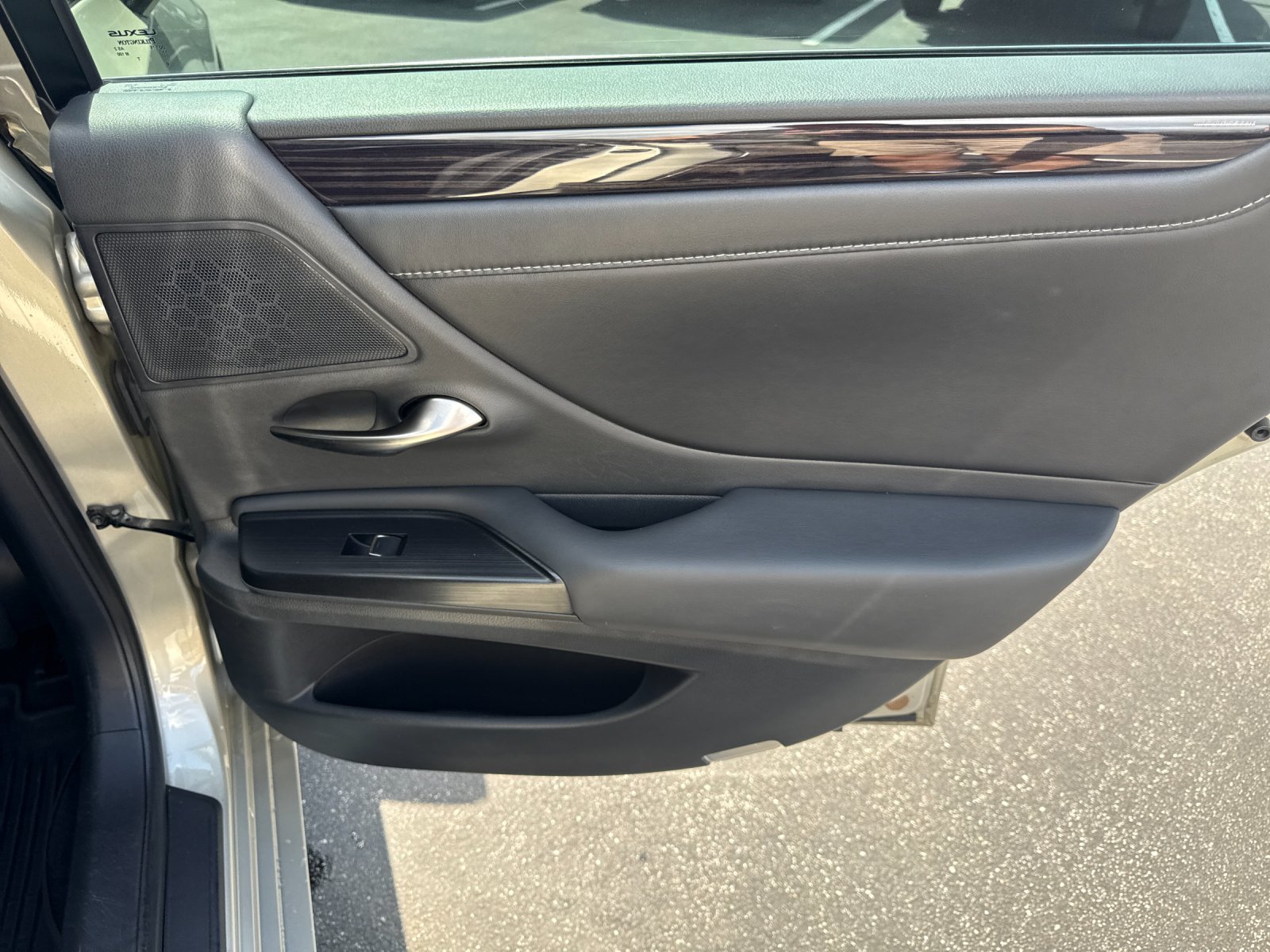 Used 2021 Beige Lexus 300h image 26