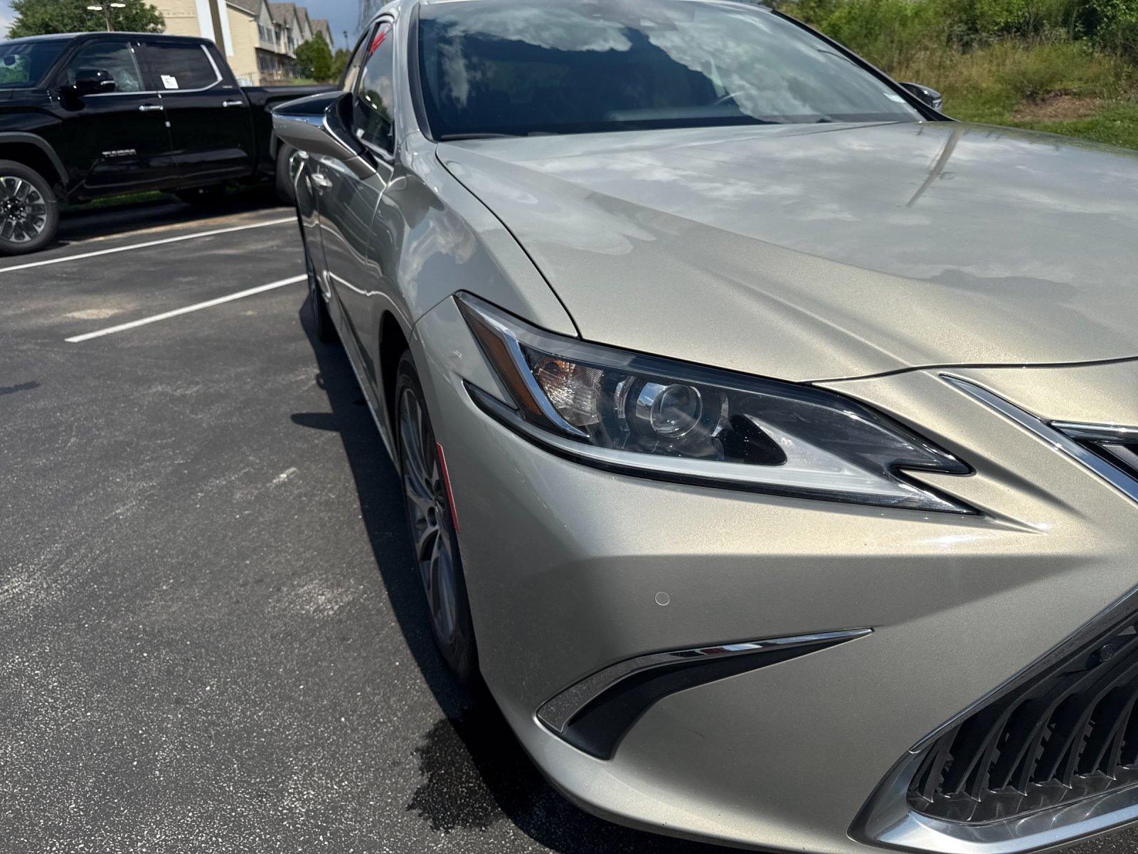 Used 2021 Beige Lexus 300h image 29