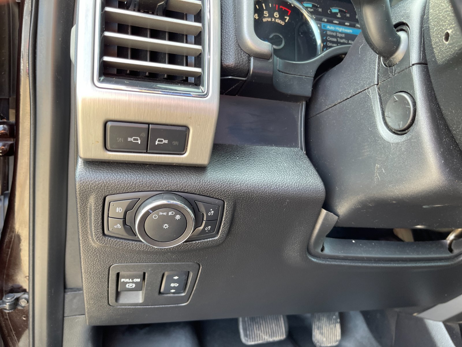 Used 2018 Red Ford Platinum image 31