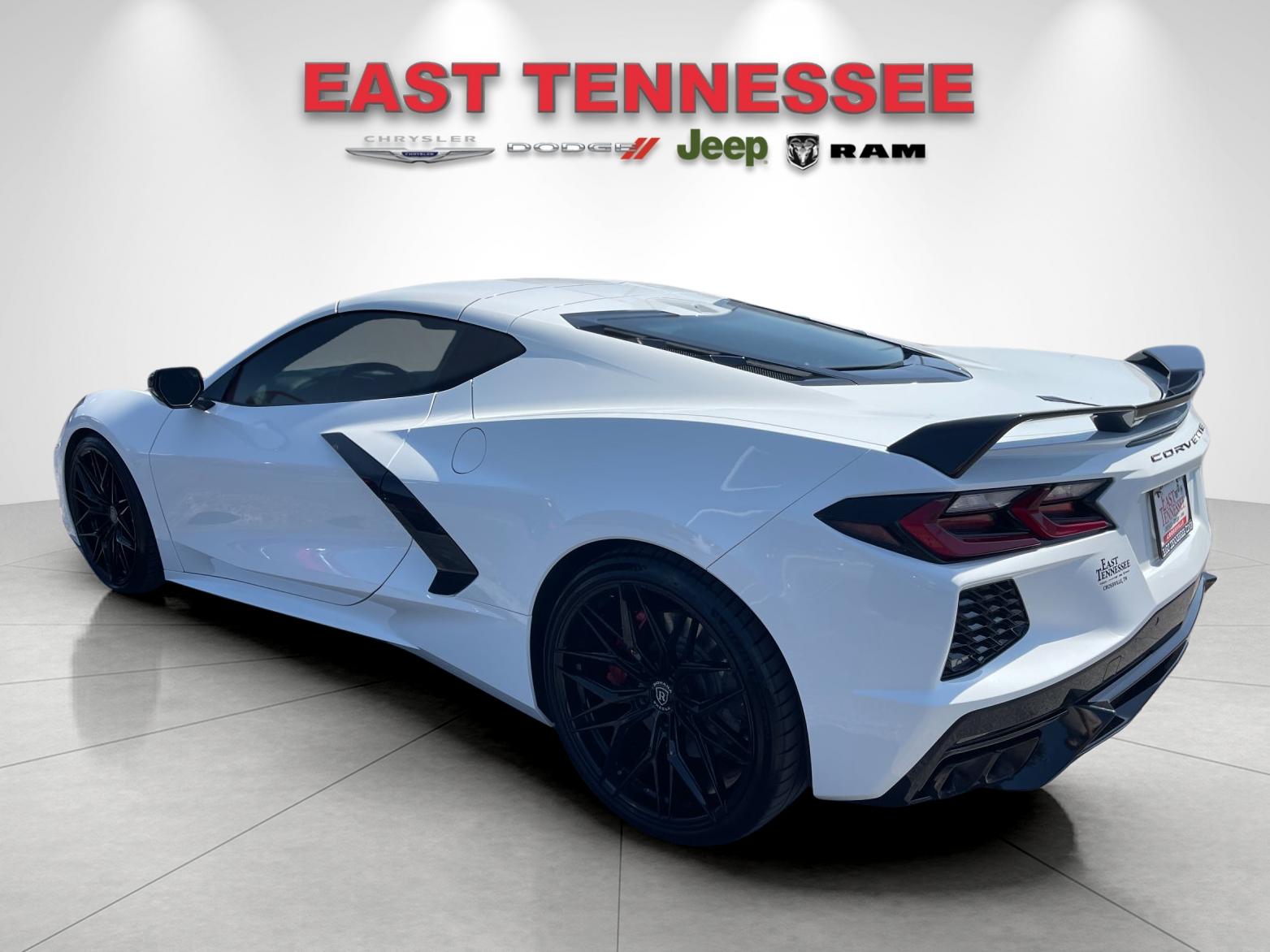 Used 2024 White Chevrolet Stingray image 4