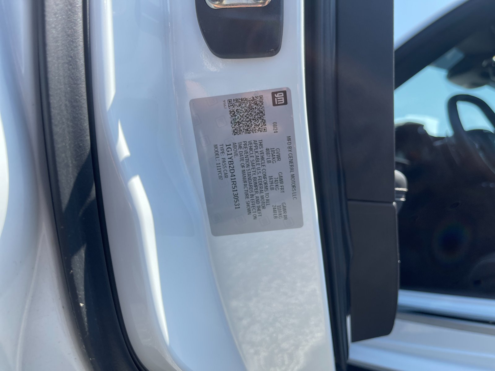 Used 2024 White Chevrolet Stingray image 32