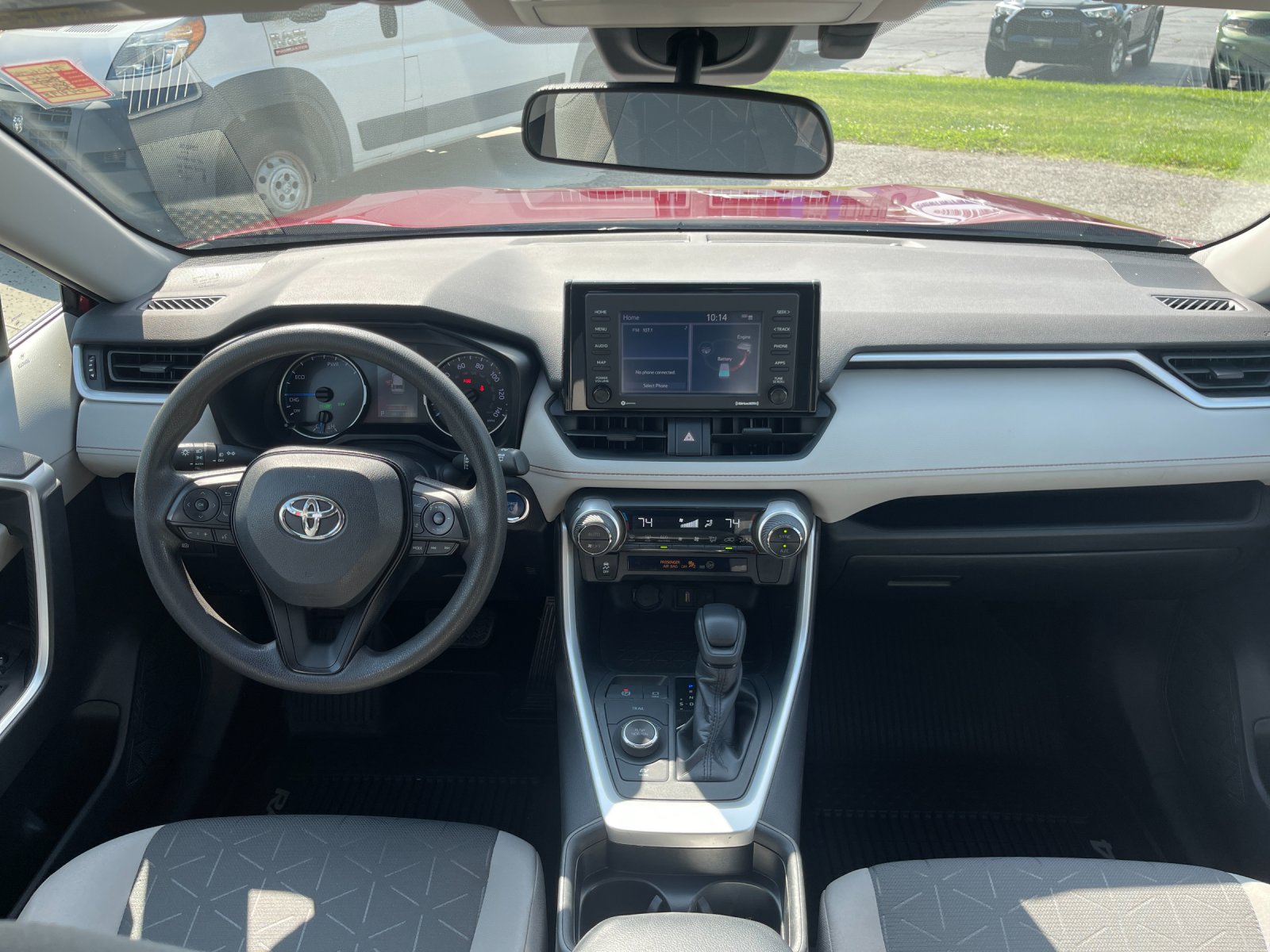 Used 2020 Pearl Toyota XLE image 15