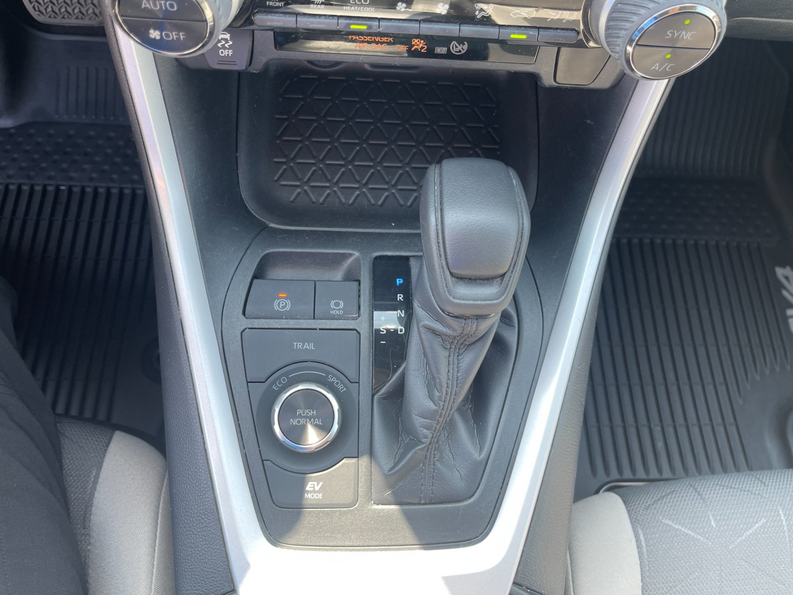 Used 2020 Pearl Toyota XLE image 23
