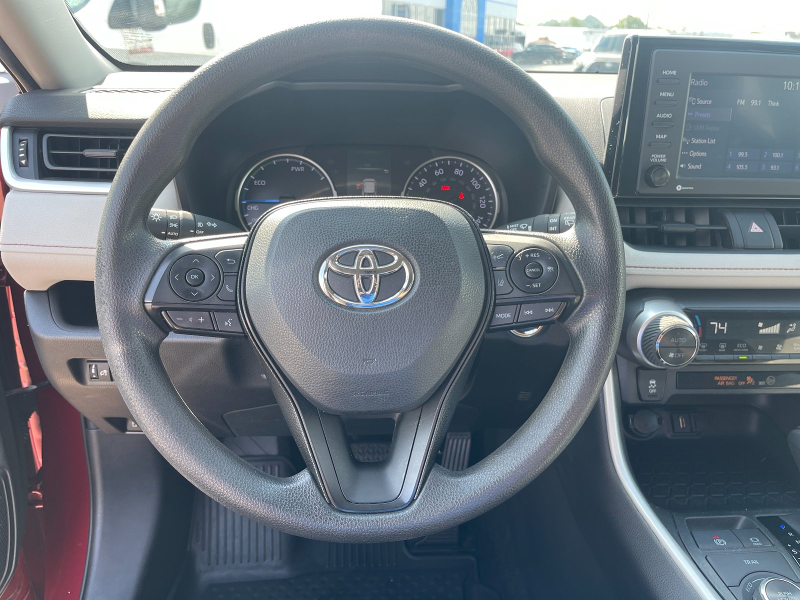 Used 2020 Pearl Toyota XLE image 25