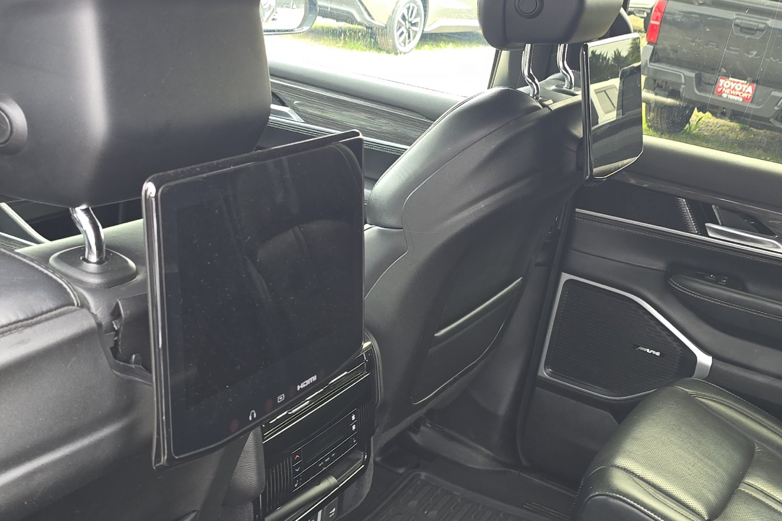 Used 2022 Black Jeep Series III image 12