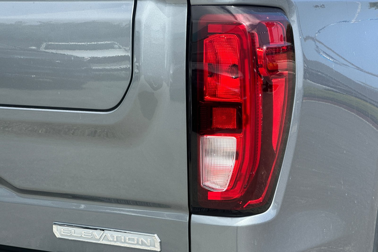 Used 2020 Gray GMC Elevation image 34