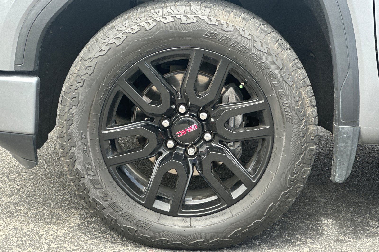 Used 2020 Gray GMC Elevation image 33