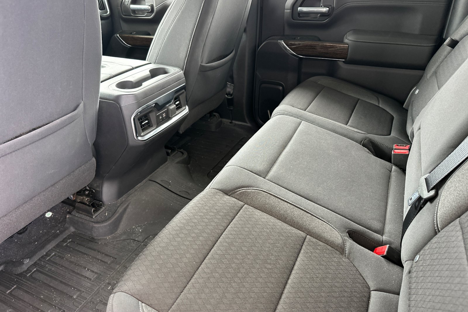 Used 2020 Gray GMC Elevation image 14
