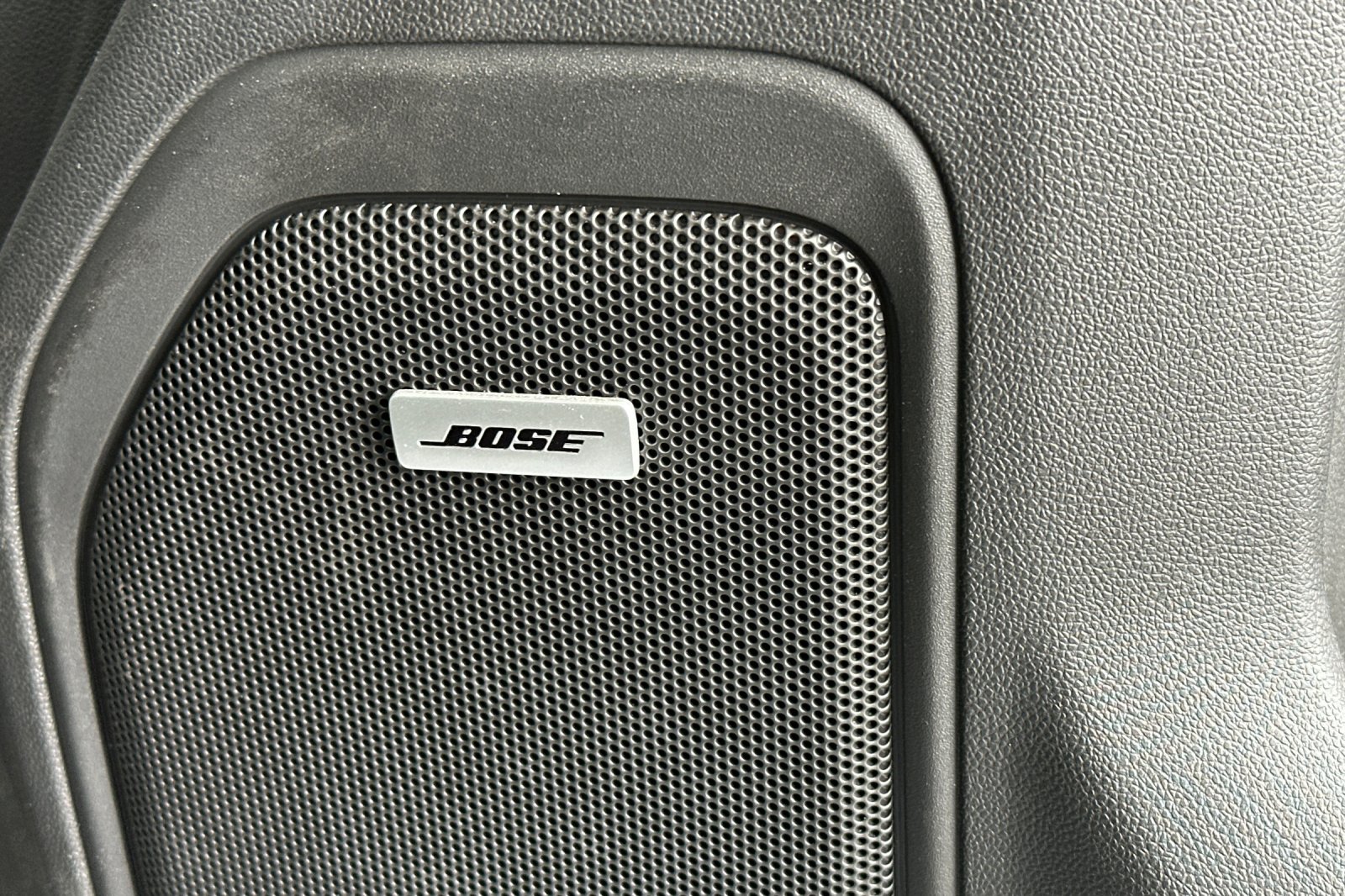 Used 2020 Gray GMC Elevation image 21