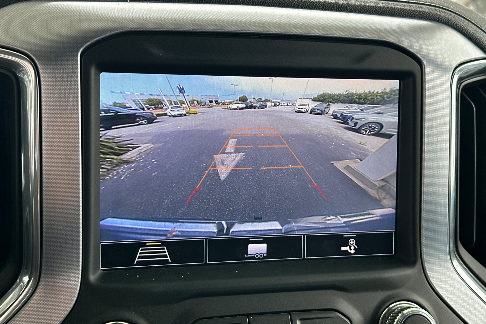 Used 2020 Gray GMC Elevation image 23