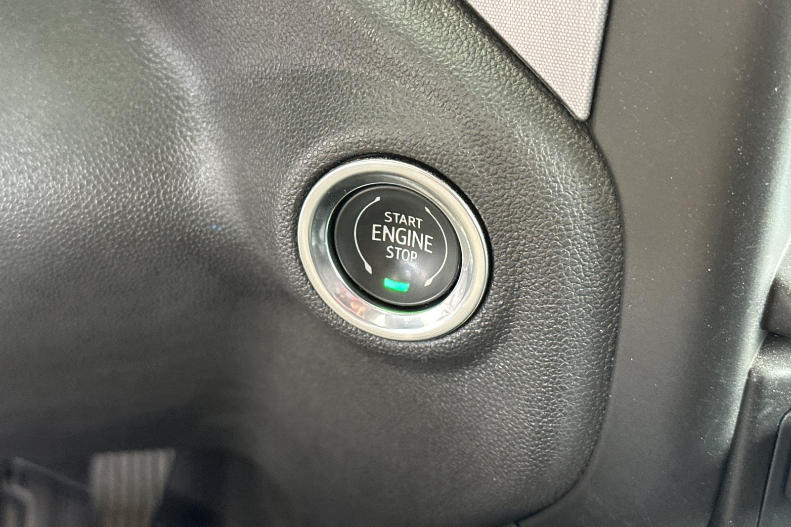 Used 2020 Gray GMC Elevation image 26