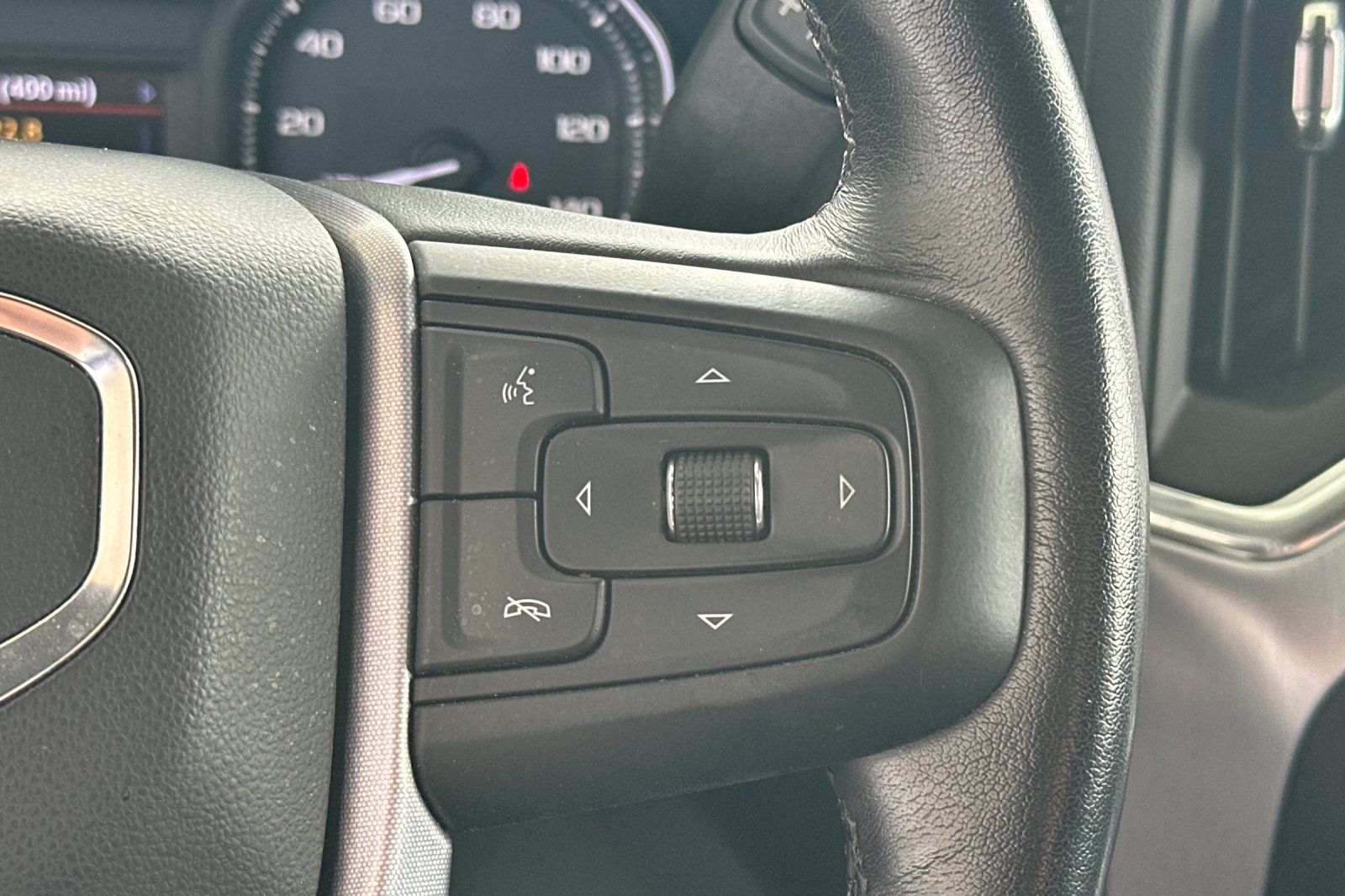Used 2020 Gray GMC Elevation image 29
