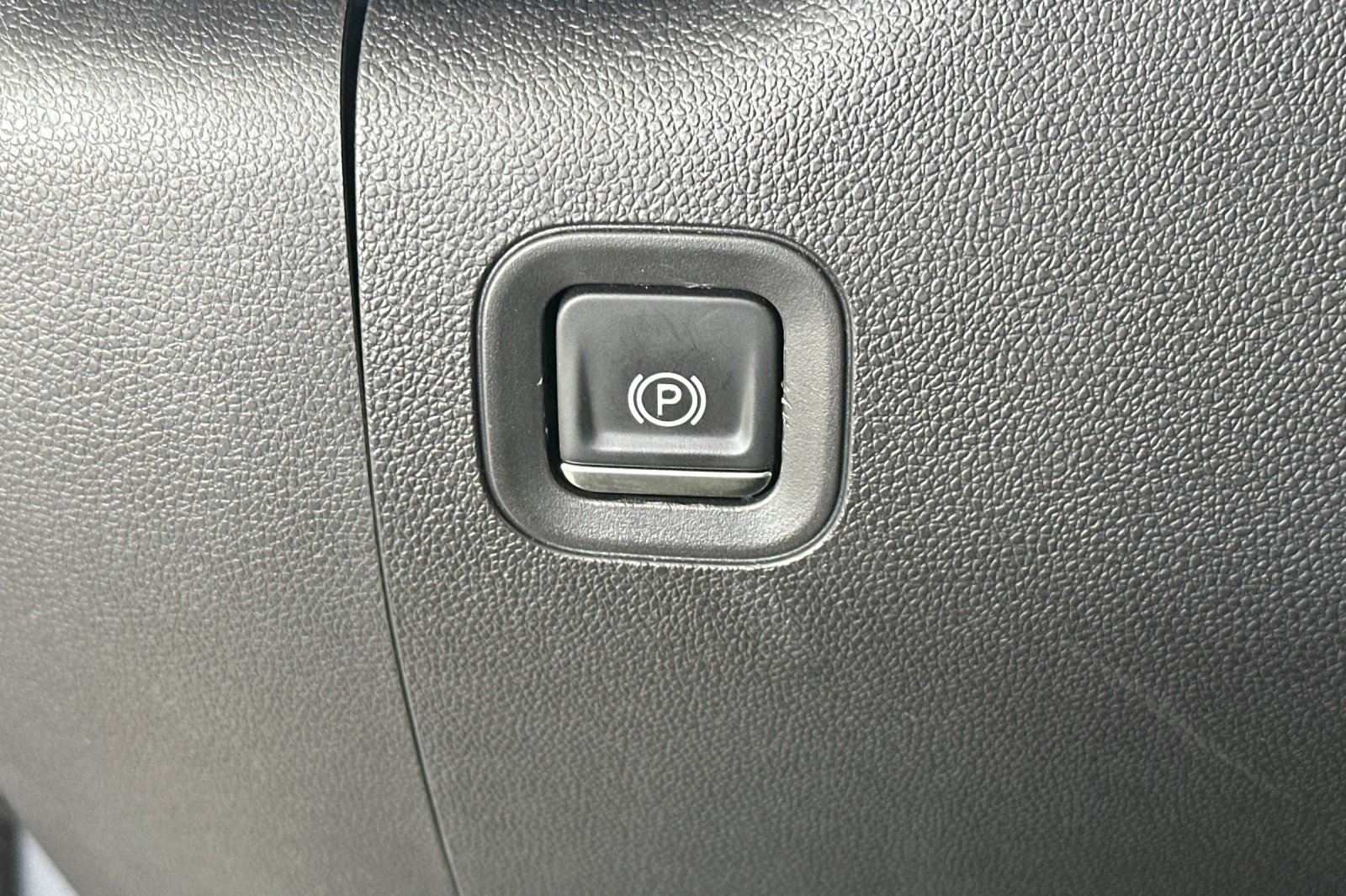 Used 2020 Gray GMC Elevation image 32