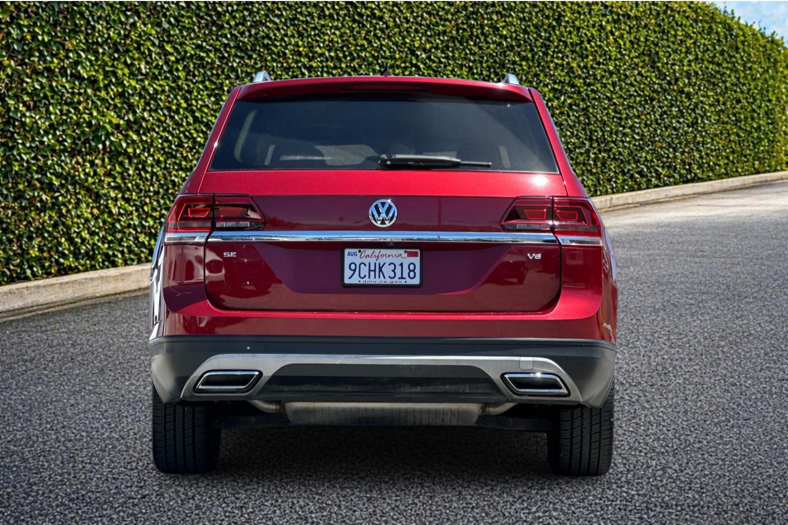 Used 2018 Red Volkswagen 3.6L V6 SE image 5