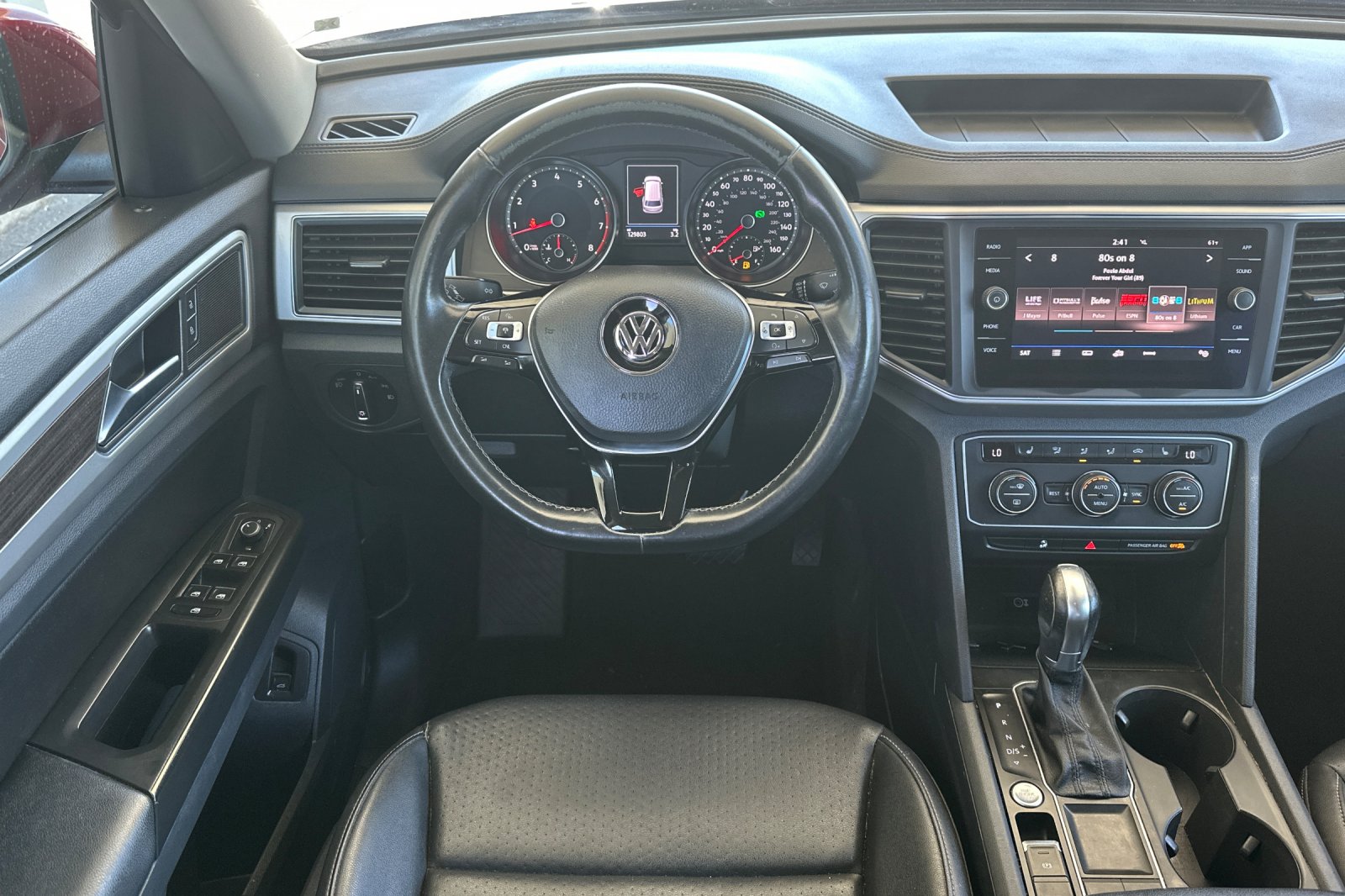 Used 2018 Red Volkswagen 3.6L V6 SE image 17
