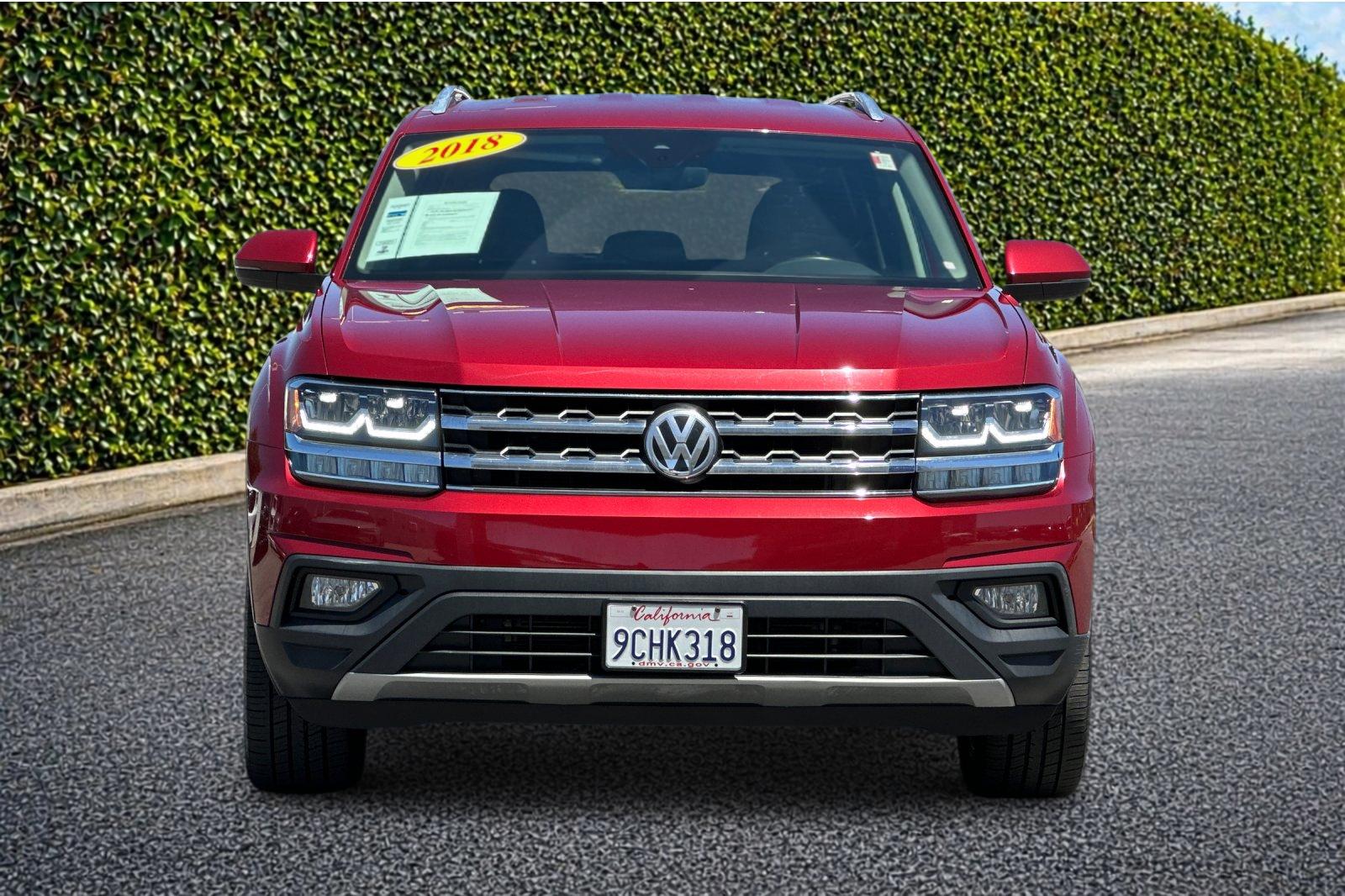 Used 2018 Red Volkswagen 3.6L V6 SE image 9
