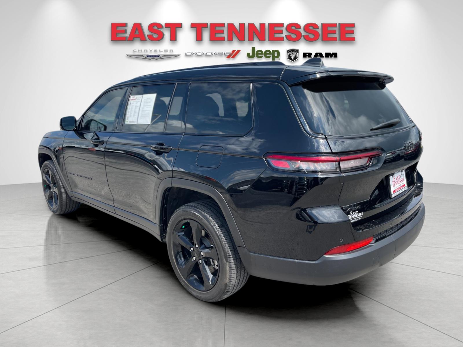 Used 2024 Black Jeep Altitude X image 5