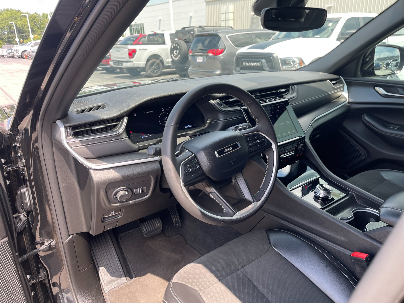 Used 2024 Black Jeep Altitude X image 11