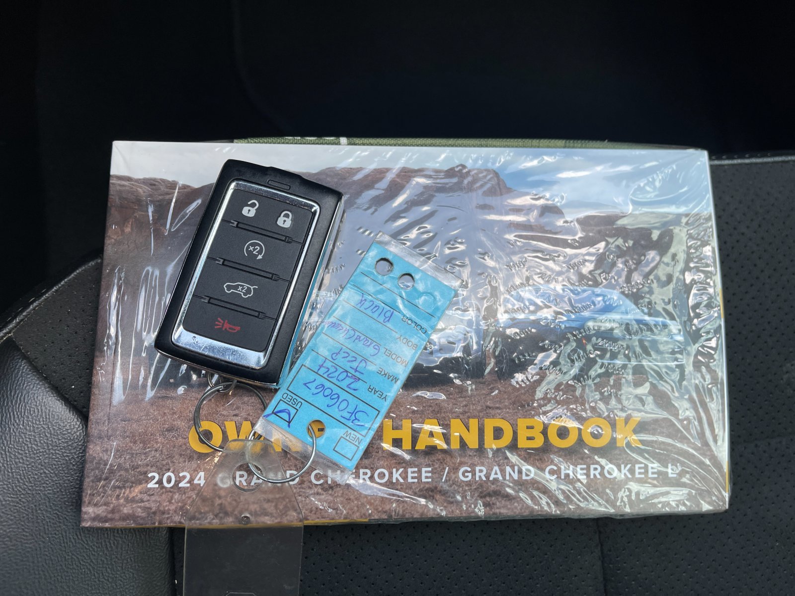 Used 2024 Black Jeep Altitude X image 10