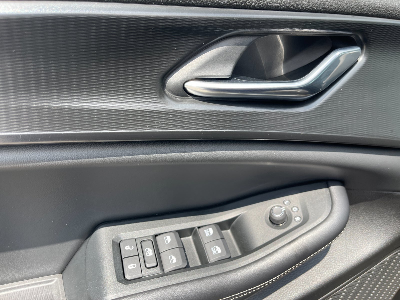 Used 2024 Black Jeep Altitude X image 13