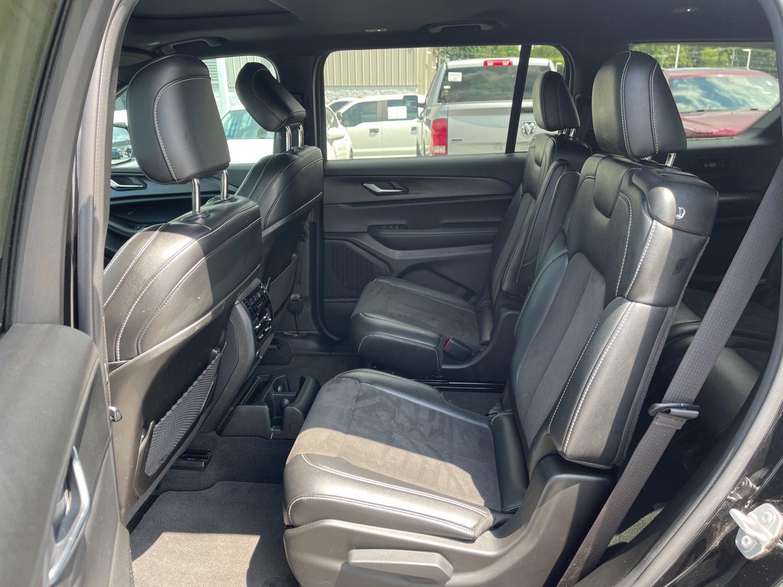 Used 2024 Black Jeep Altitude X image 14