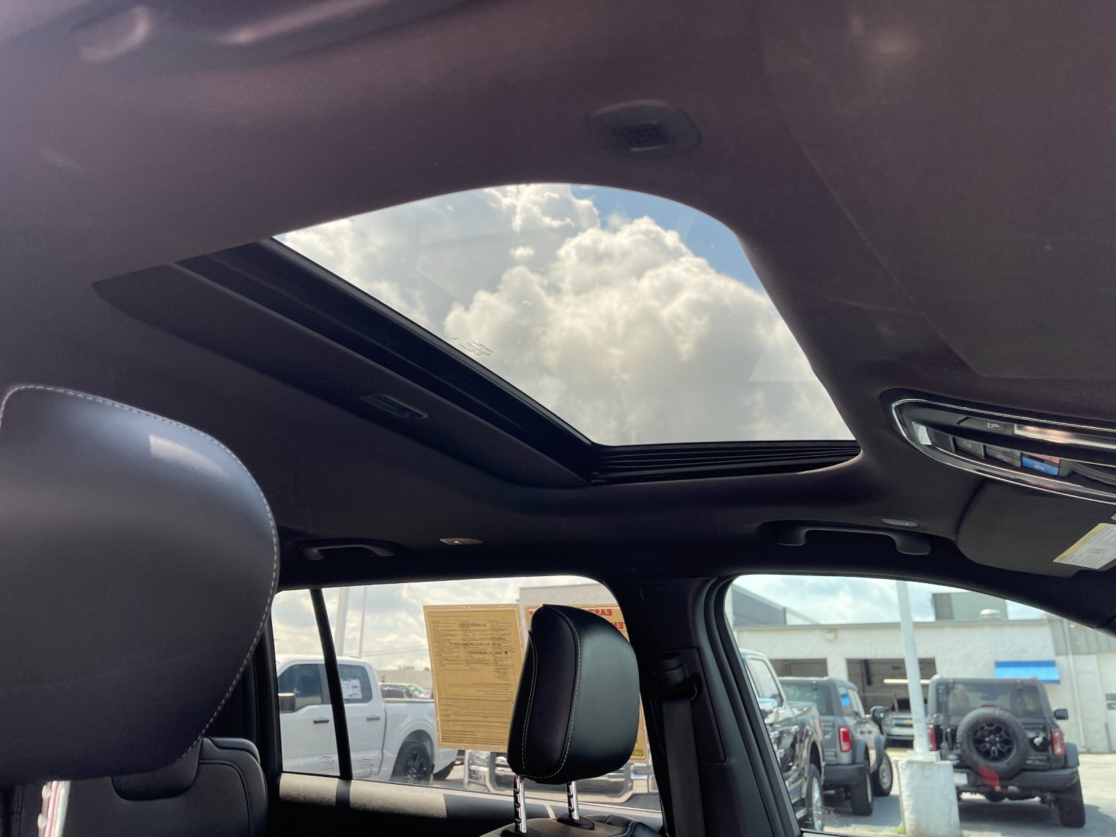 Used 2024 Black Jeep Altitude X image 20