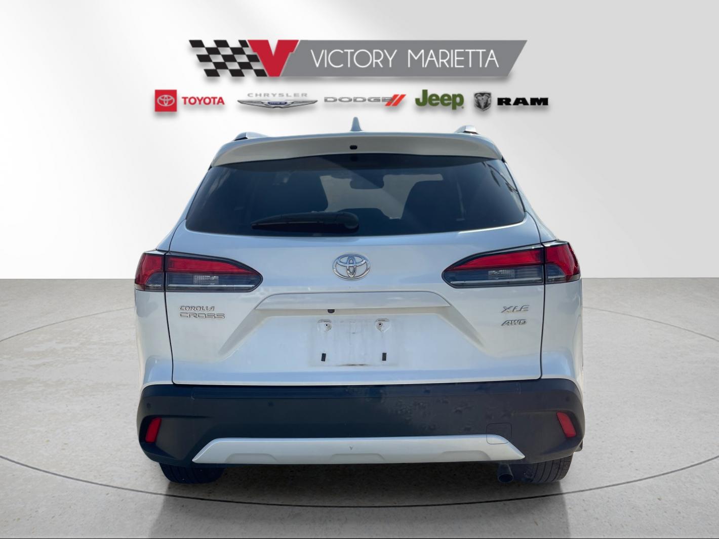 Used 2023 Beige Toyota XLE image 4