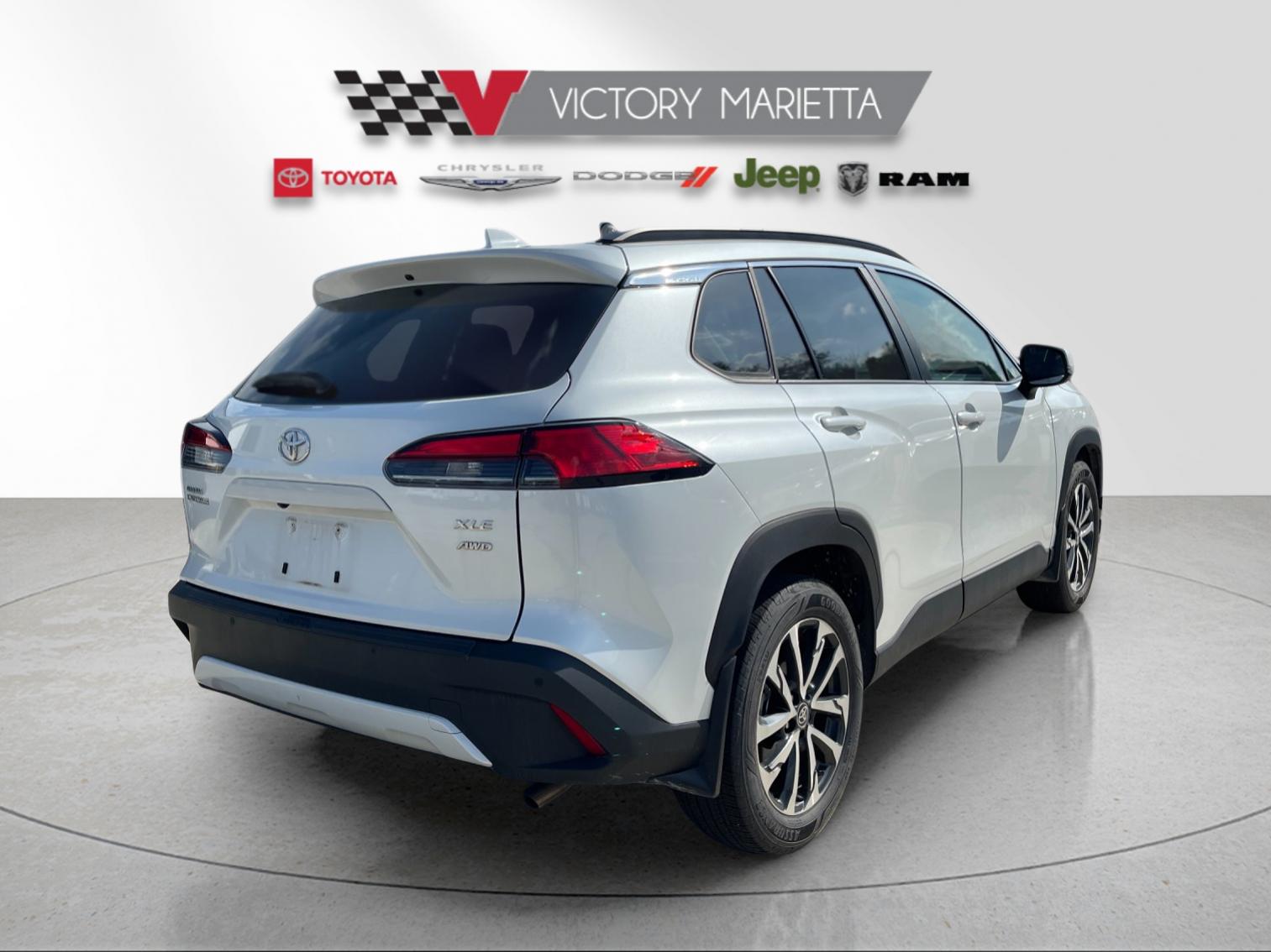 Used 2023 Beige Toyota XLE image 5