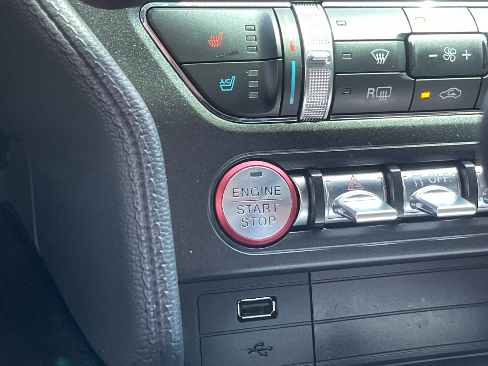 Used 2019 Red Ford GT image 22