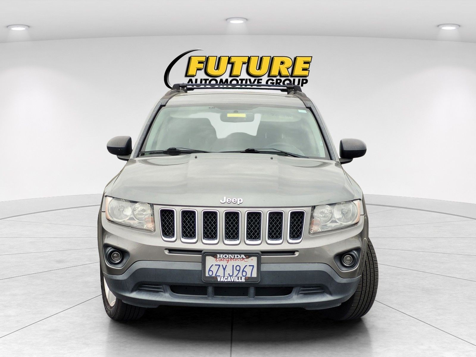 Used 2013 Gray Jeep Latitude image 5