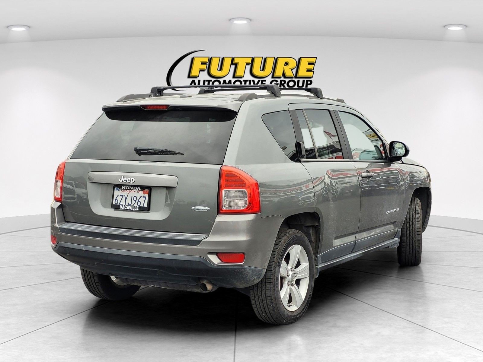 Used 2013 Gray Jeep Latitude image 8