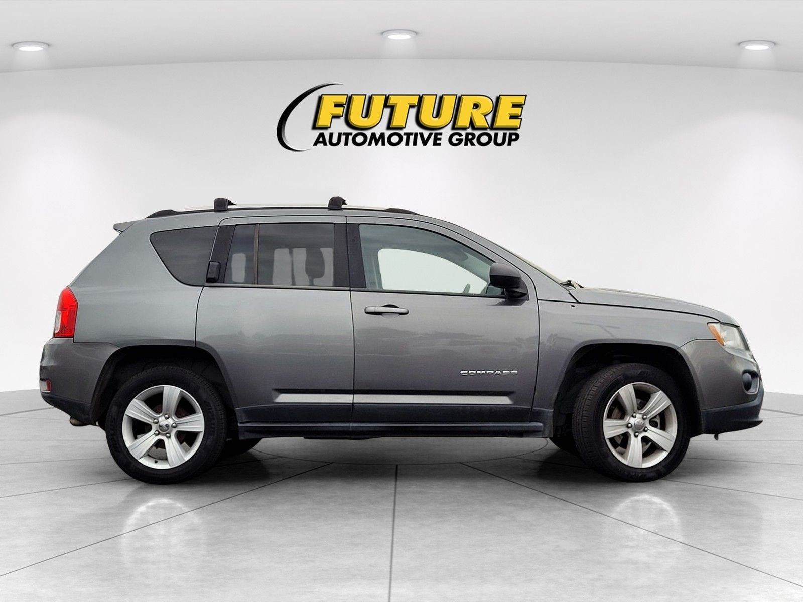 Used 2013 Gray Jeep Latitude image 10